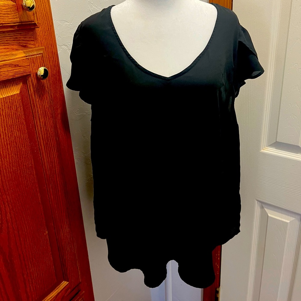 Torrid size 0 black blouse